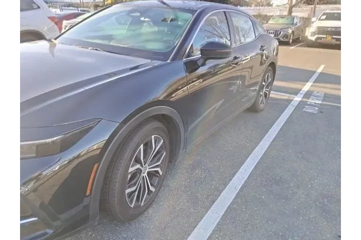 $36988 : Toyota Crown 2024 AWD XLE 4d image 2