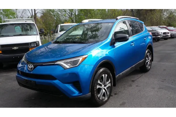 $15500 : 2016 RAV4 LE image 1