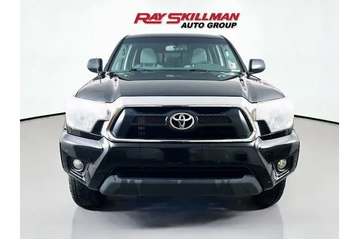 $16988 : Toyota Tacoma 2012 4x4 V6 4d image 2