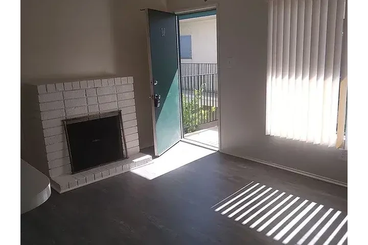 $1100 : Torrance con tiendas cercanas image 8