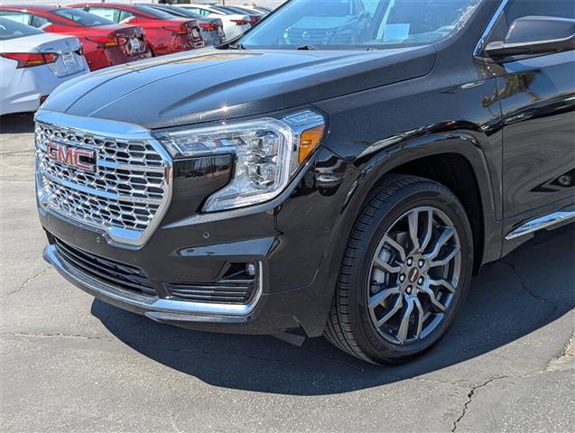 $36950 : 2024 GMC Terrain Denali image 9