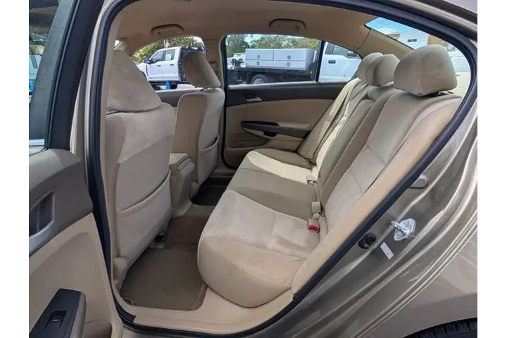 $5997 : Honda Accord 2010 LX-P 4dr S image 9