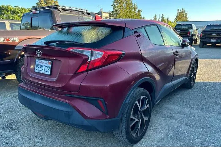 $16241 : Toyota C-HR 2018 XLE 4dr Cro image 5