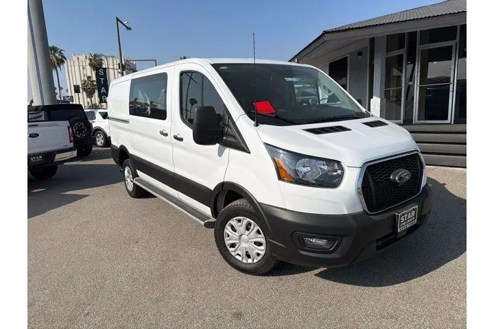 $32795 : Ford Transit 2024 250 3dr SW image 1