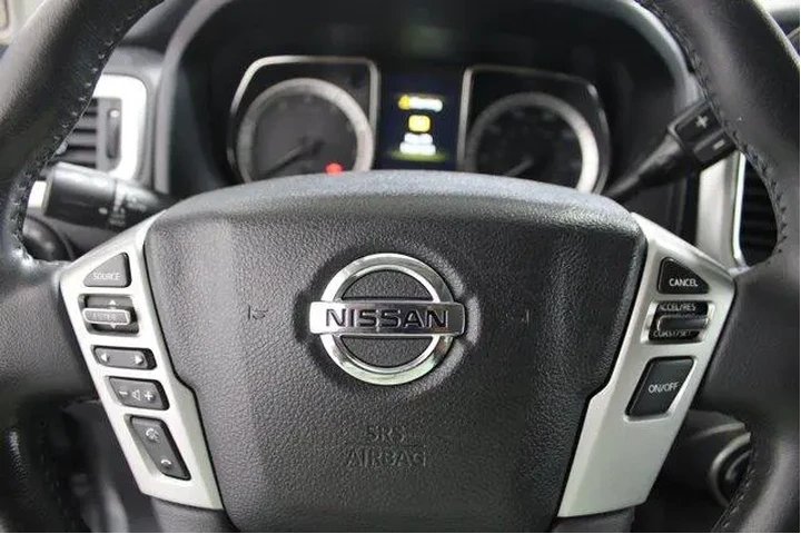 $27951 : Nissan Titan XD 2018 4x4 SL image 8