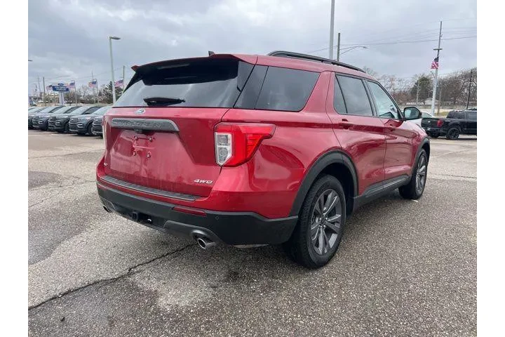 $37215 : Ford Explorer 2024 AWD XLT 4 image 4