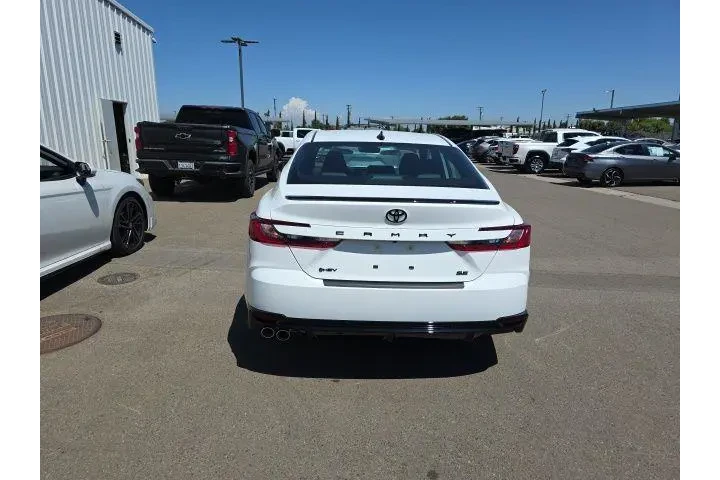 $39900 : Toyota Camry 2026 SE 4dr Sed image 5