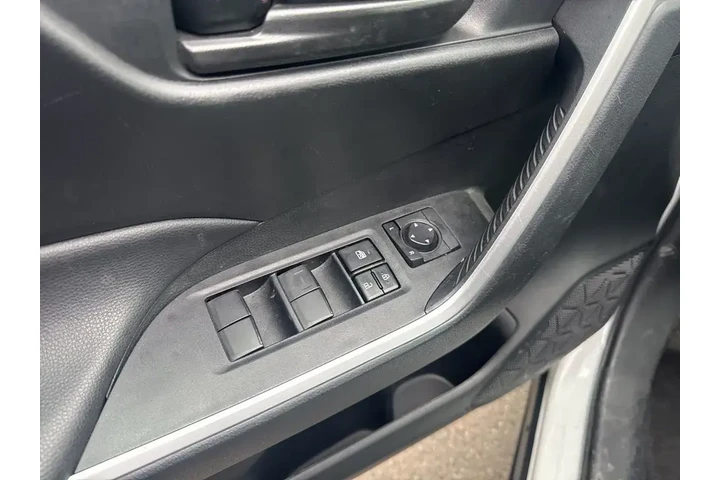 $29795 : Toyota RAV4 Hybrid 2024 AWD image 6