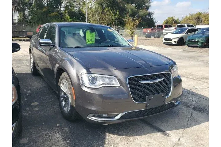 $11975 : Chrysler 300 2016 C 4dr Seda image 6