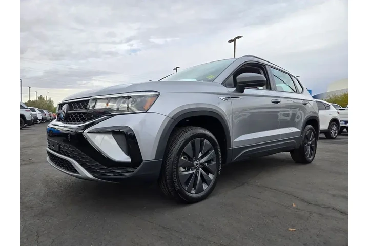 $17994 : Volkswagen Taos 2023 S 4dr S image 2