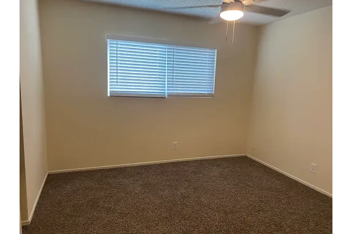 $2085 : Suitable home image 5