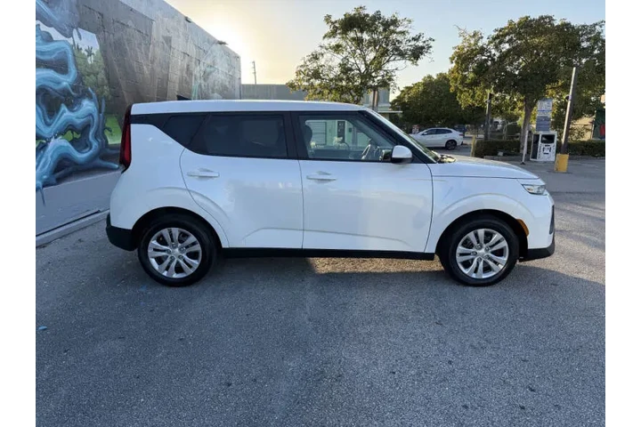 $5995 : 2020 Soul LX image 7