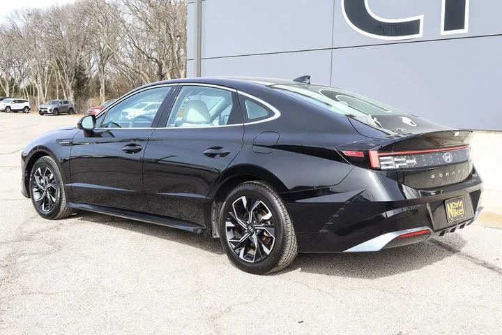 $22988 : 2025 Sonata SEL FWD image 6