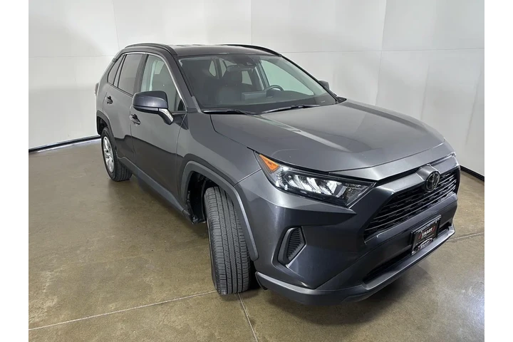 $17997 : 2019 RAV4 LE image 6