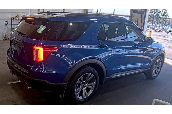 $25993 : Ford Explorer 2022 AWD XLT 4 image 4