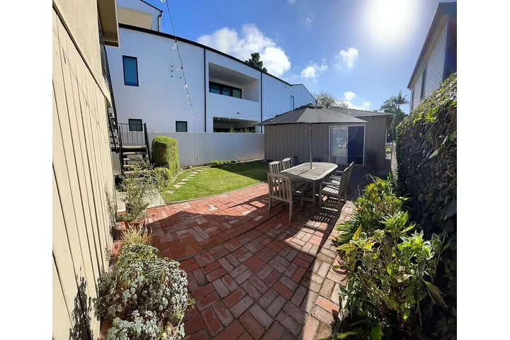 $800 : Home Rent ..Corona Del Mar, CA image 8