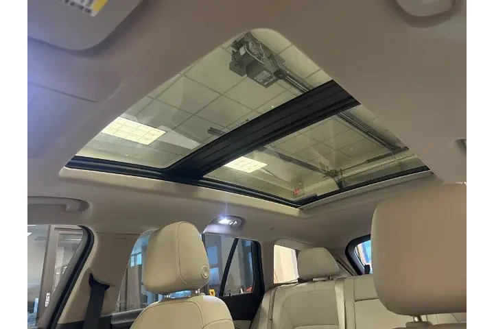 $19998 : Buick Regal TourX 2018 AWD E image 6