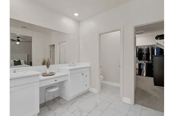 $2000 : HOUSE FOR RENT image 6