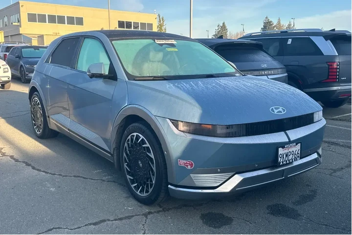 $31990 : Hyundai IONIQ 5 2024 AWD Lim image 2