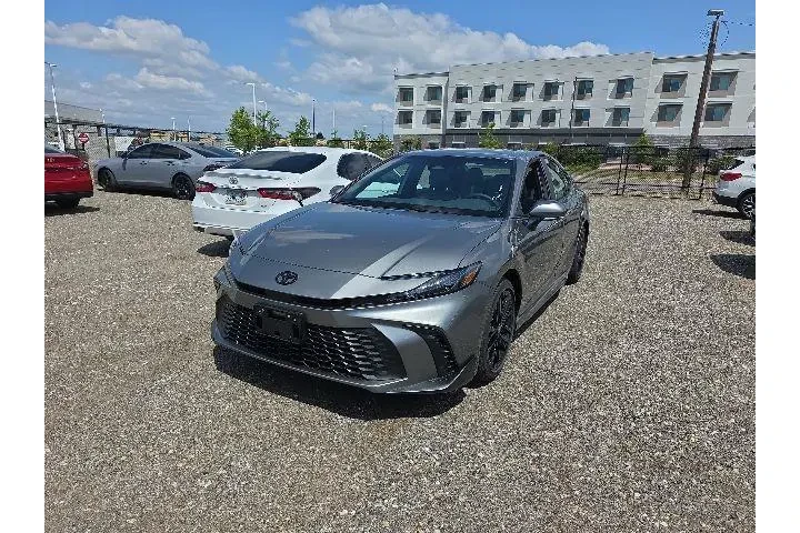 $38900 : Toyota Camry 2026 SE 4dr Sed image 3