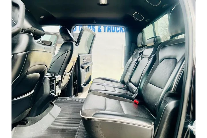 $29995 : 2019 RAM 1500 Laramie Crew Ca image 10