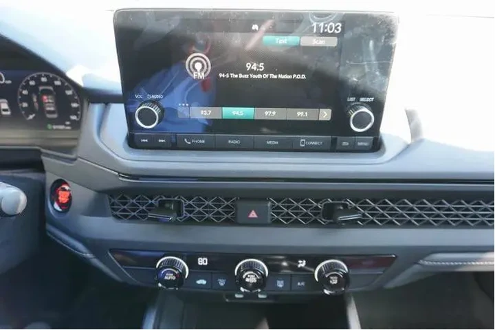 $27888 : Honda Accord 2025 LX 4dr Sed image 8