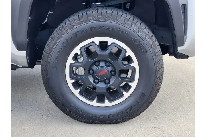 $35555 : Toyota Tacoma 2024 4x4 SR5 4 image 10