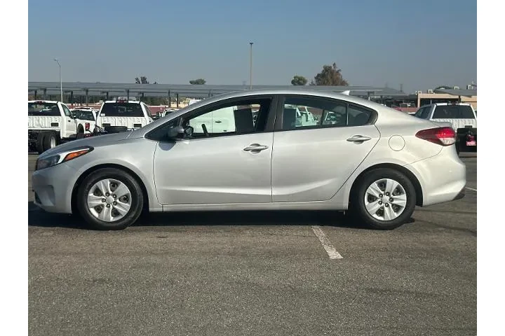 $11990 : Kia Forte 2017 LX 4dr Sedan image 6