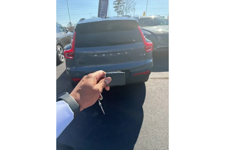 $22061 : Volvo XC40 2022 AWD T5 R-Des image 9