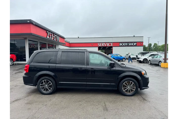 $8980 : 2017 Grand Caravan GT Wagon F image 1