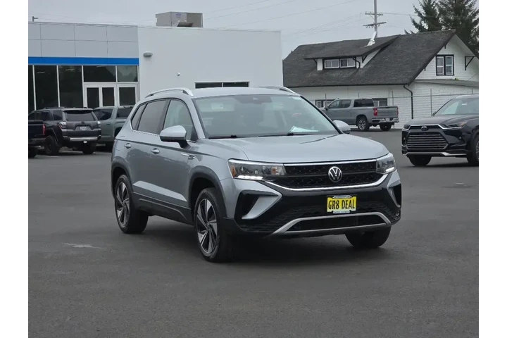 $22999 : Volkswagen Taos 2024 AWD SE image 2