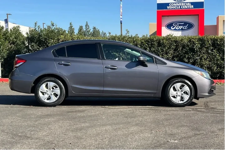 $9500 : Honda Civic 2015 LX 4dr Seda image 8