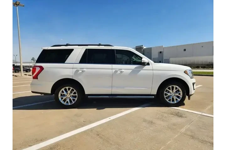 $31779 : Ford Expedition 2021 4x2 XLT image 4