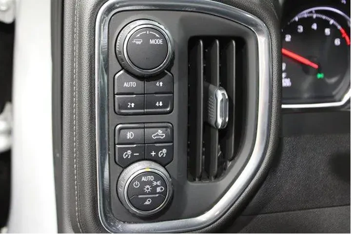 $32982 : Chevrolet Silverado 1500 202 image 9