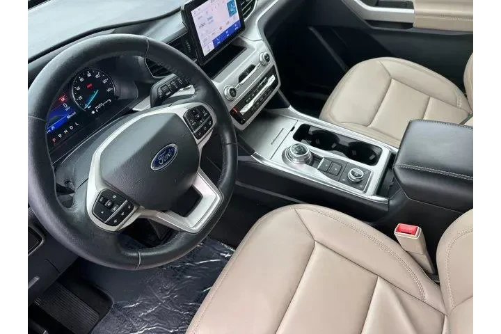$27998 : Ford Explorer 2023 AWD XLT 4 image 10