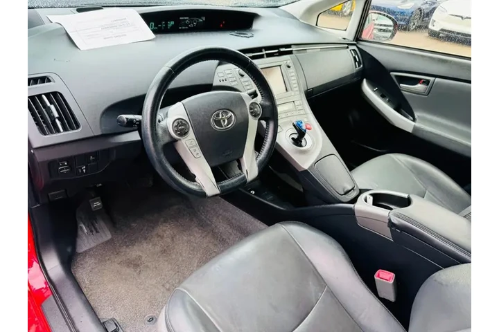 $8990 : 2012 Prius Four image 9