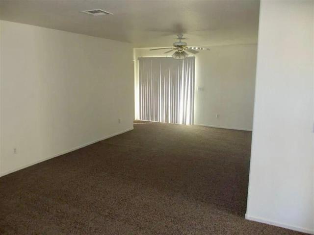 $1100 : Available - North Las Vegas image 4