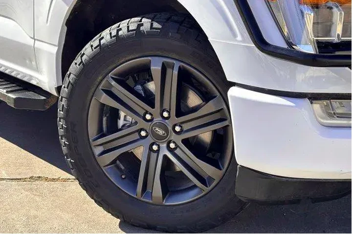 $32977 : Ford F-150 2022 4x4 Lariat 4 image 2