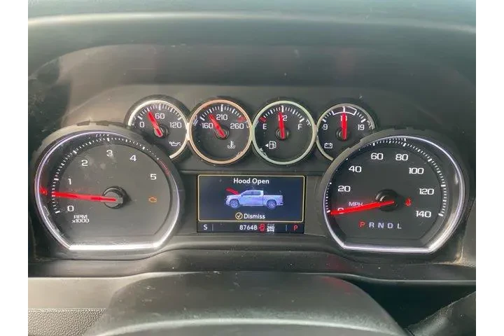 Chevrolet Silverado 2500HD 2 image 10