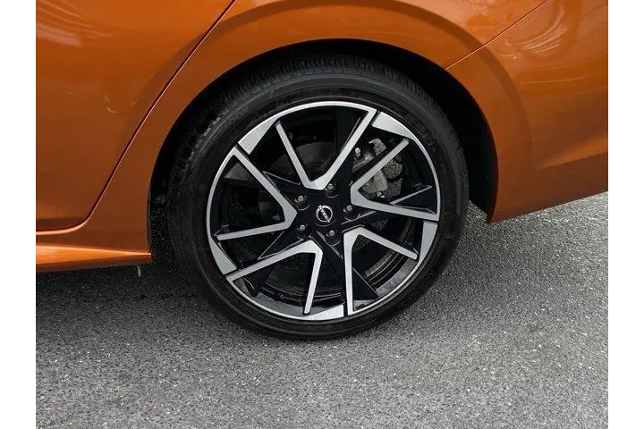 $19255 : Nissan Sentra 2025 SR 4dr Se image 9