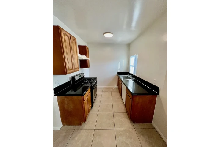 $1255 : Apartments image 2