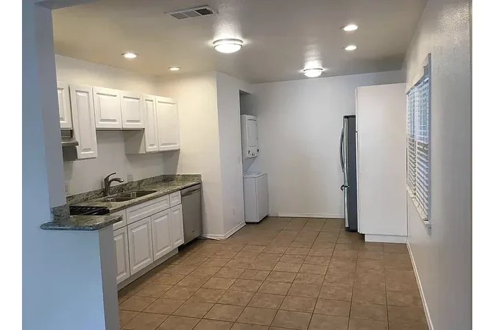 $2850 : HOUSE AVAILABLE IN LOS ANGELES image 5