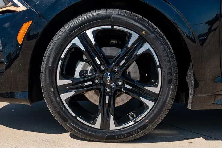 $23254 : Kia K5 2023 GT-Line 4dr Seda image 8