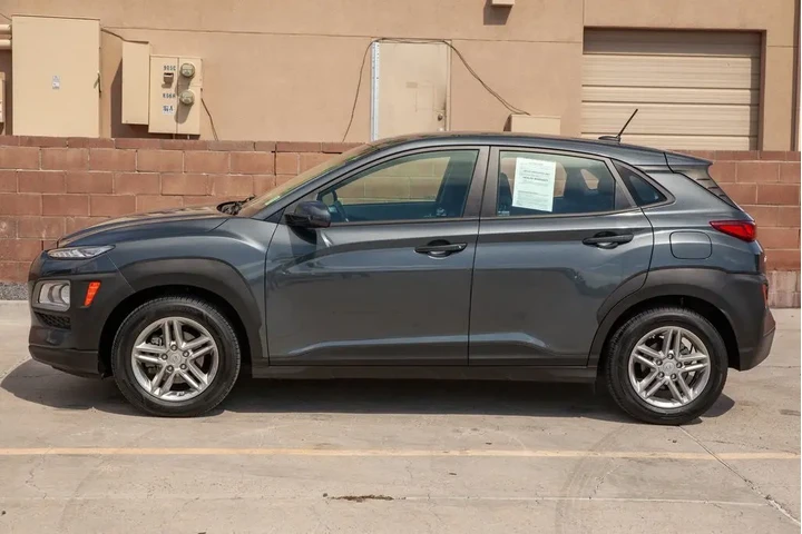 2021 Kona SE image 8