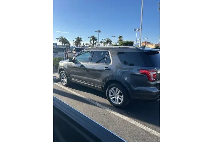 $18403 : Ford Explorer 2018 AWD XLT 4 image 2