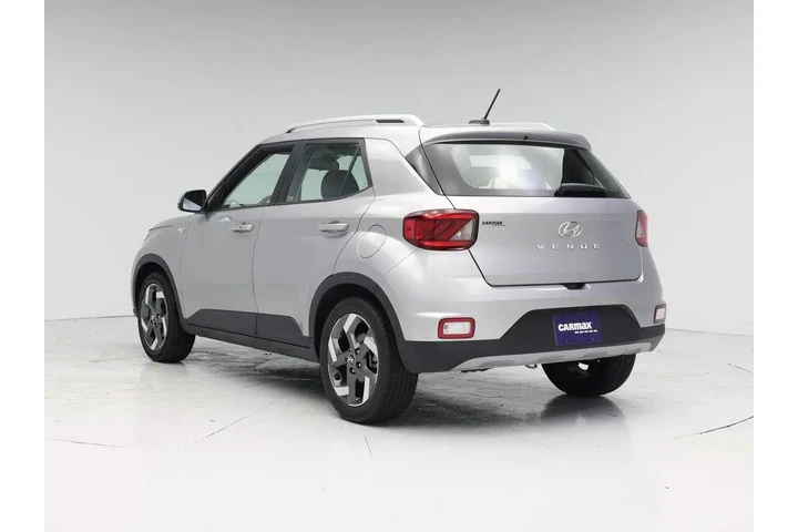 $18998 : Hyundai VENUE 2024 SEL 4dr C image 2