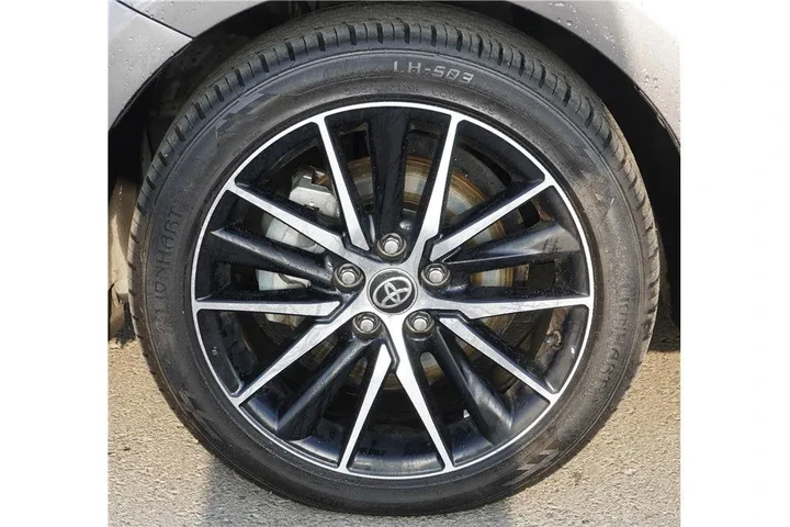 $26877 : 2025 Camry SE Sedan 4D image 9