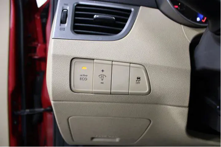 $8900 : Hyundai ELANTRA 2013 Limited image 8