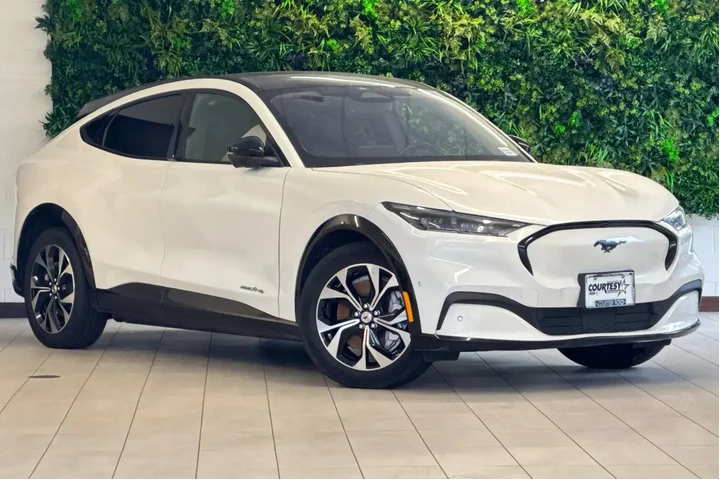 $24971 : Ford Mustang Mach-E 2022 AWD image 1