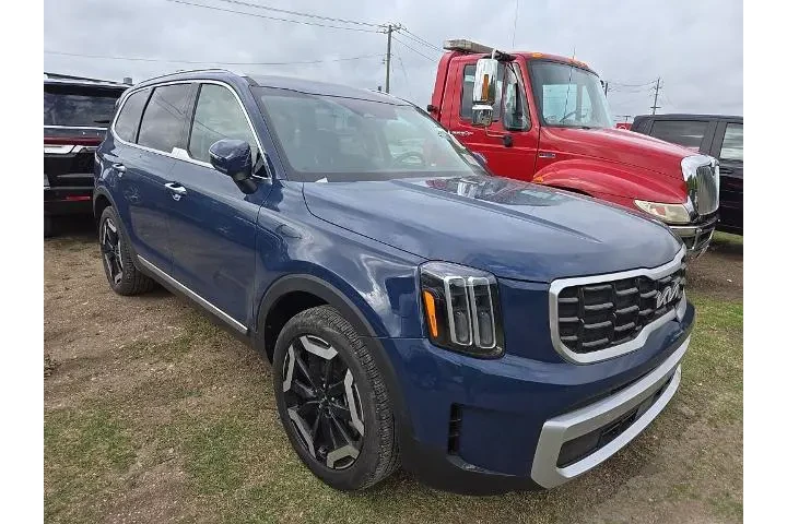$38253 : Kia Telluride 2025 AWD S 4dr image 4
